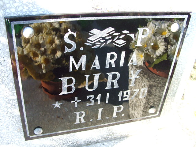 Grób Maria Bury